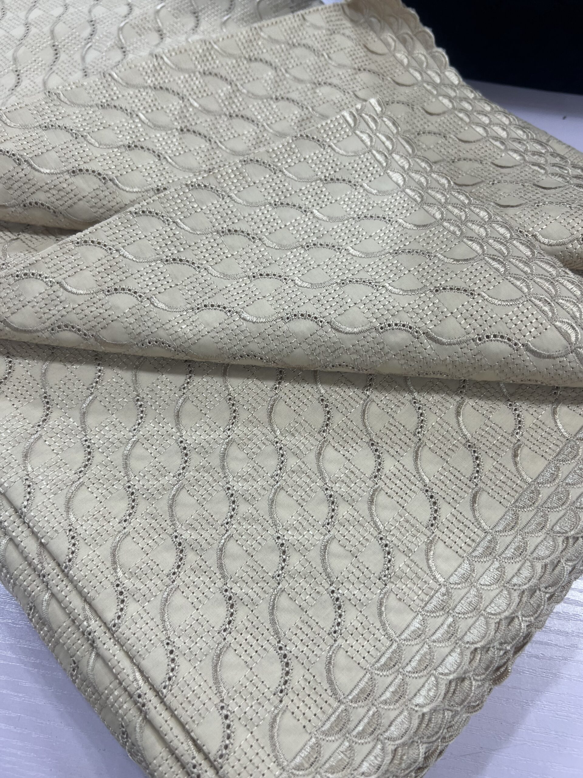 Luxury Polish Lace Fabric – Elegant Men’s Senator & Agbada Material 8 Luxury Polish Lace Fabric – Elegant Men’s Senator & Agbada Material - Image 5